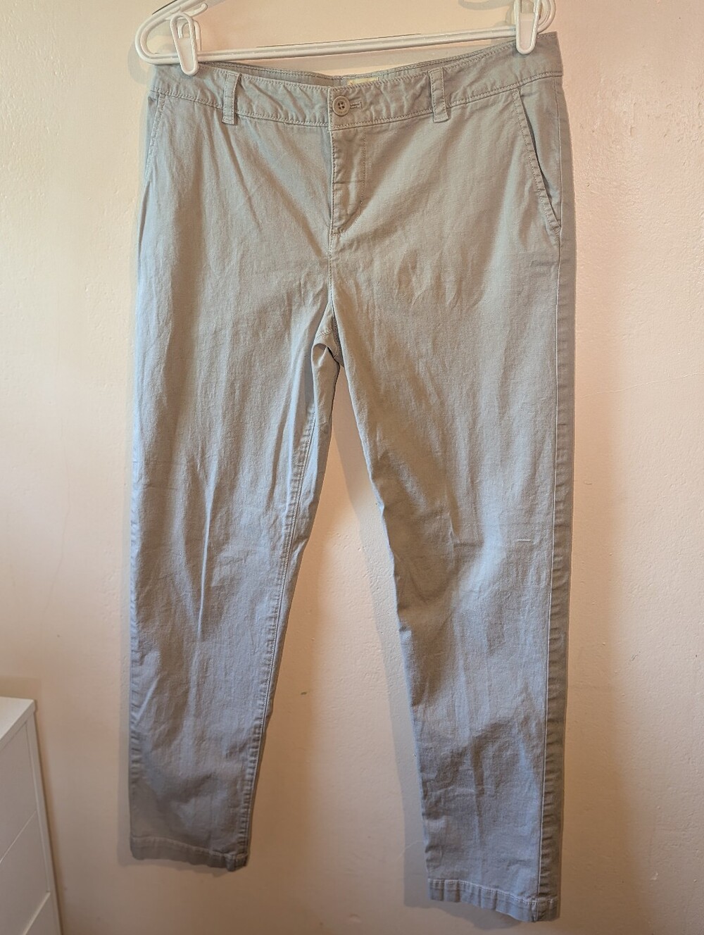 G.H. Bass & Co. Light Gray Womyen's Chinos